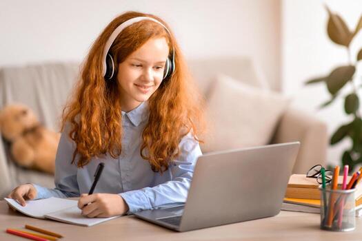 teenager online tutoring session laptop notebook - FocusFirst Tutors